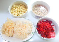 《我会摘下莲子》的作者黄元元是【大众原创诗词曲网刊】签约作家