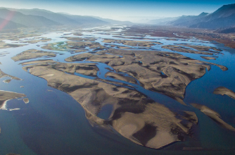 《秋思》的作者杨斌是【大众原创诗词曲网刊】签约作家