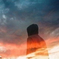 《路灯下的小姑娘》的作家蒋海荣是【大众原创诗词曲网】签约作家