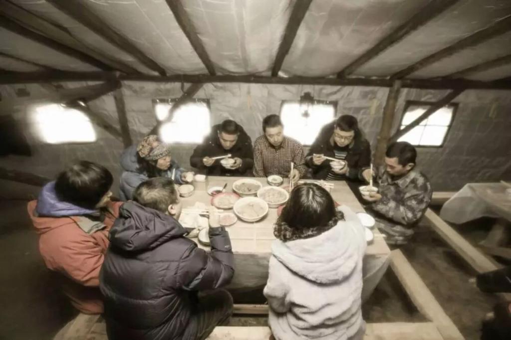 【好词推荐】《东北大酱蘸岁月》的作家张洪军是【大众原创诗词曲网】签约作家