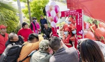 《热烈祝贺“赤松镇虎岩村樱桃节”盛大开幕》的作家余献增是【大众原创诗词曲网】签约作家