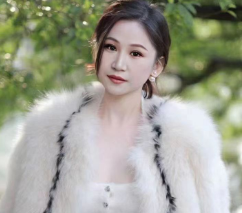 《君！一江春水向东流去》的作者水抹胭脂是【大众原创诗词曲网刊】签约作家