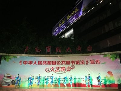 《晨光里的音乐​》作者:海明 【大众原创诗词曲网刊】签约作家
