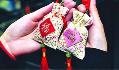 佩香囊的佩带讲究 