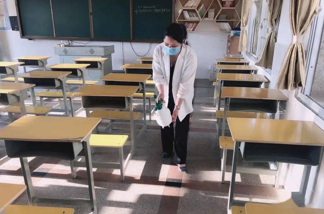 新时代赣鄱先锋丨程研 为爱忙碌的教书匠