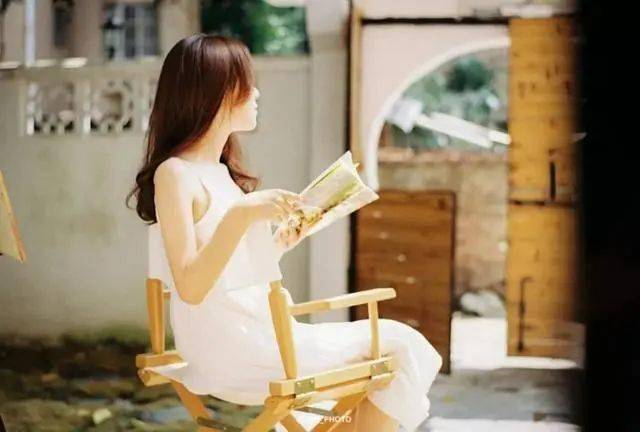 长发白衣,柔情似水