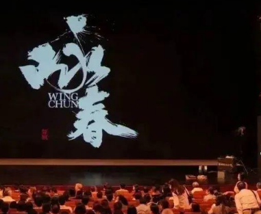 【新歌推荐】《​追光逐梦》