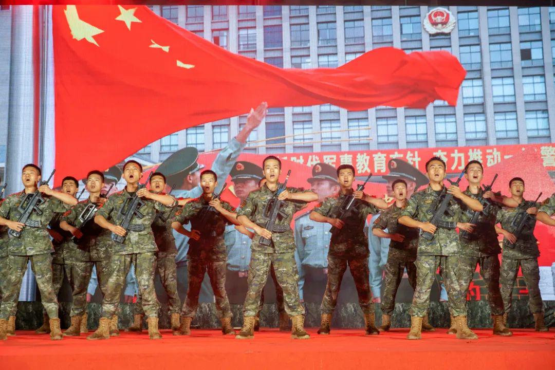 向战而行为兵歌 这场慰问演出 燃 动兵心