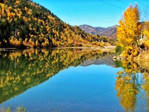 每年川西最美时段 处处是色彩绚烂美景,公路沿途赏景无须门票