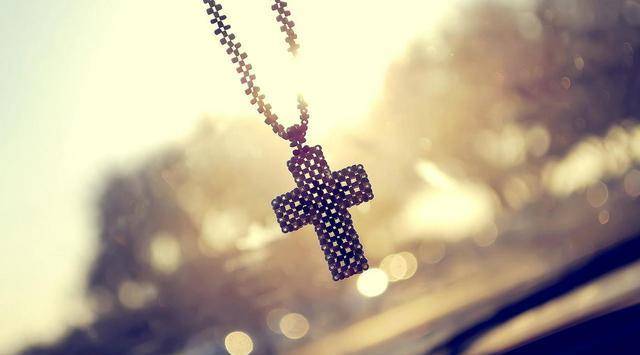 即便他们为爱所伤,但始终相信爱,射手座始终期待邂逅爱情