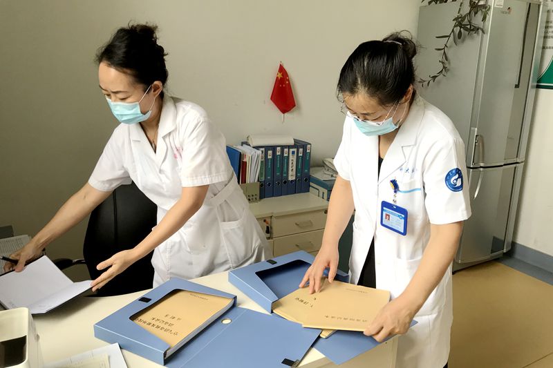 心有大爱方无我 奋战一线护 花 开 记 山东省抗击新冠肺炎疫情先进个人 山东科技大学校医院院长杨中东