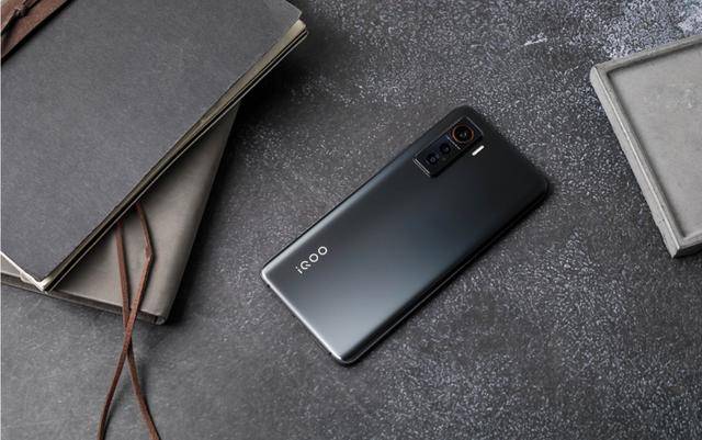 iqoo 5实力诠释 水桶机 ,网友 这次,你想要的它都有