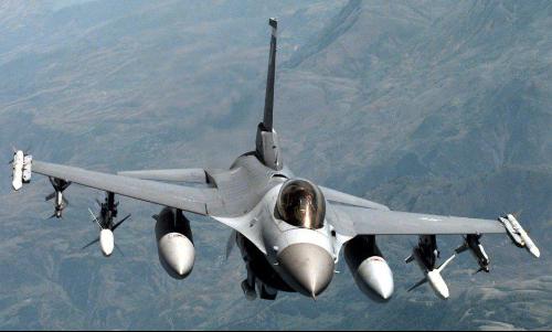 ef2000和f 16空战,谁会占优